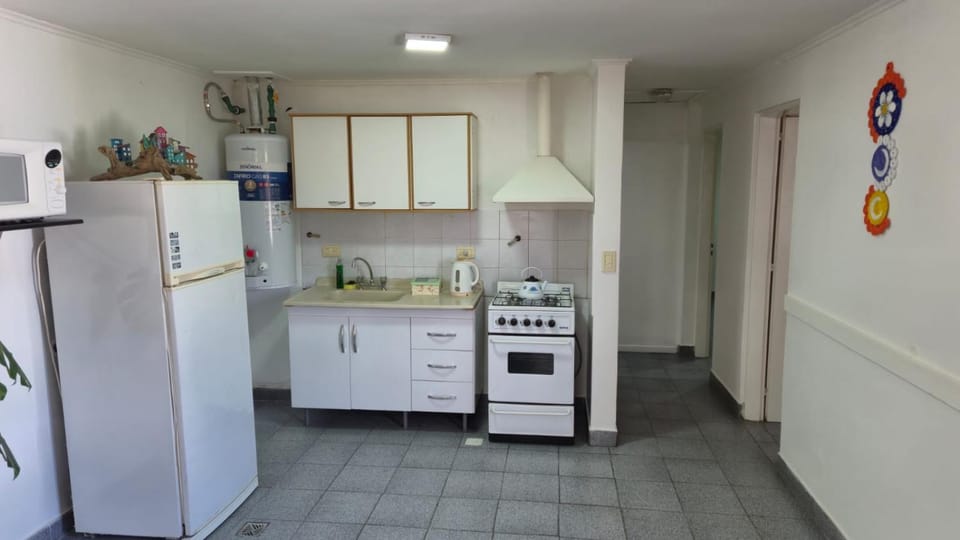 Kitchen or kitchenette, dishwasher, oven, pet friendly, stove