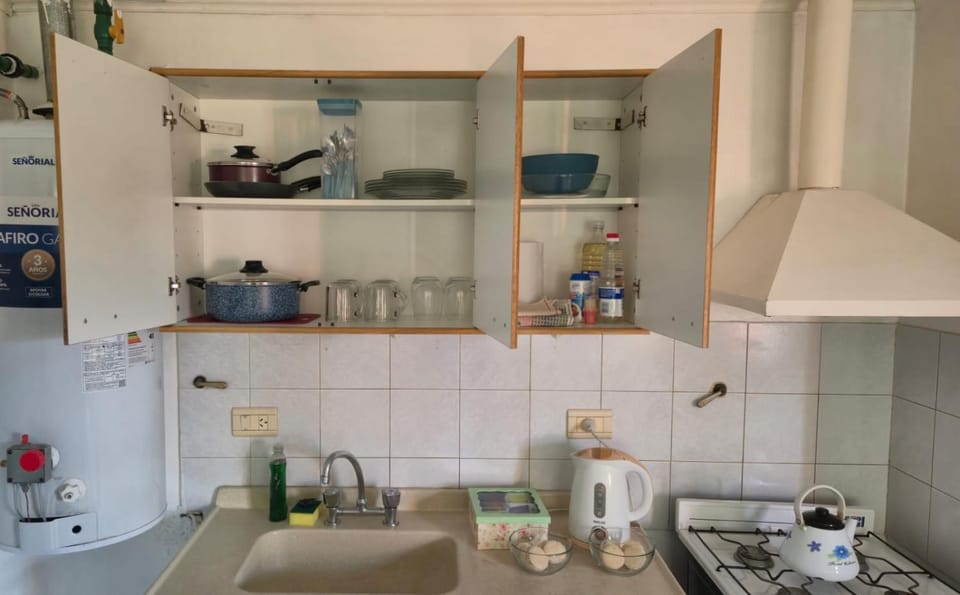Coffee/tea facilities, Kitchen or kitchenette, Breakfast, stove, toaster