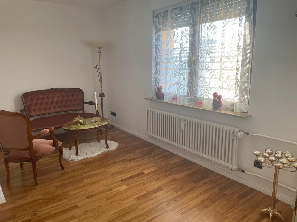 Stylish 4-5 room Flat above Esslingen Old Town Apartment in Esslingen