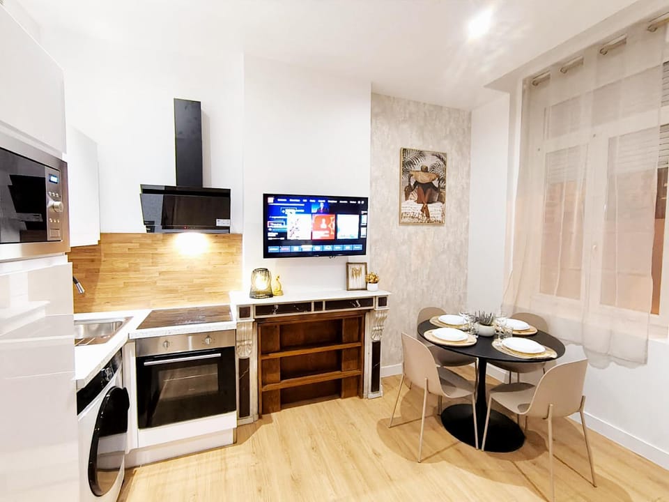 TV and multimedia, Kitchen or kitchenette, Living room, Dining area