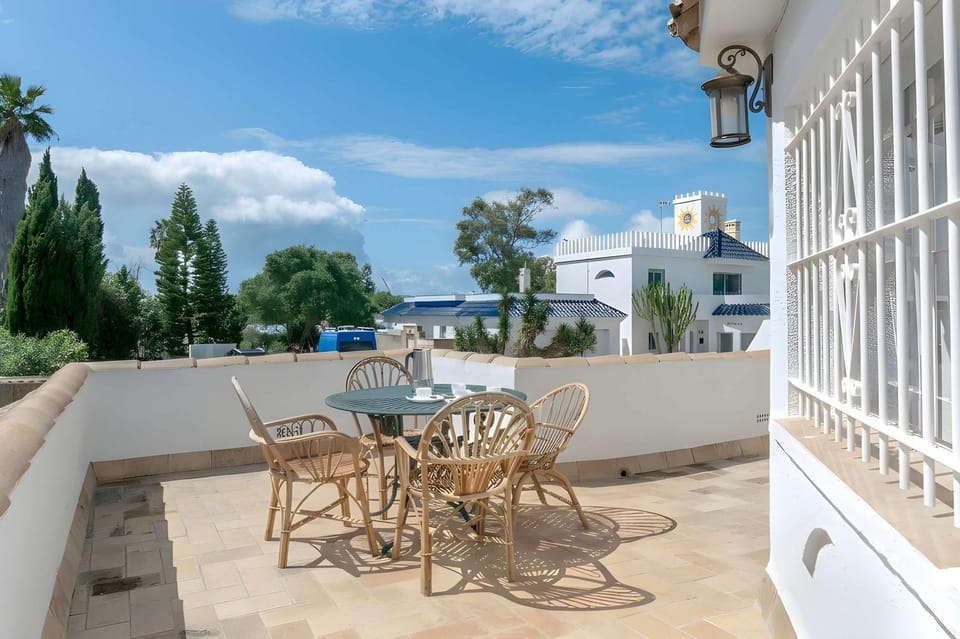 Apartamento con piscina compartida a 2 km de las playa Apartment in La Janda