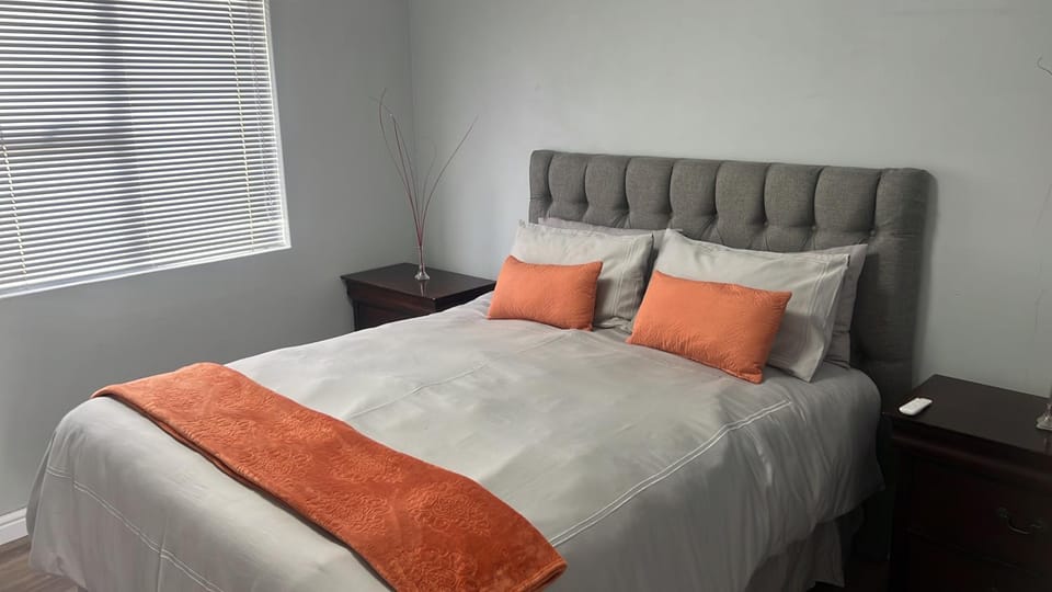 Oryx guest house Bed and Breakfast in Cape Town