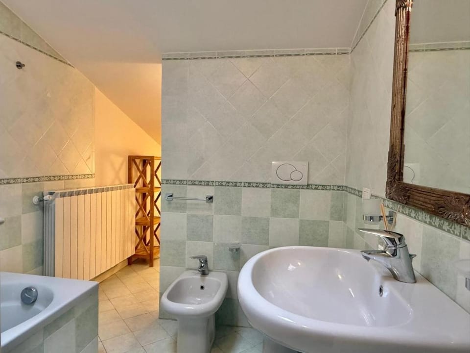 Casa Maya near the walls of Lucca House in Capannori