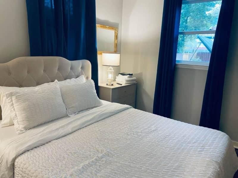 The Hourglass Inn- Unit B House in Savannah