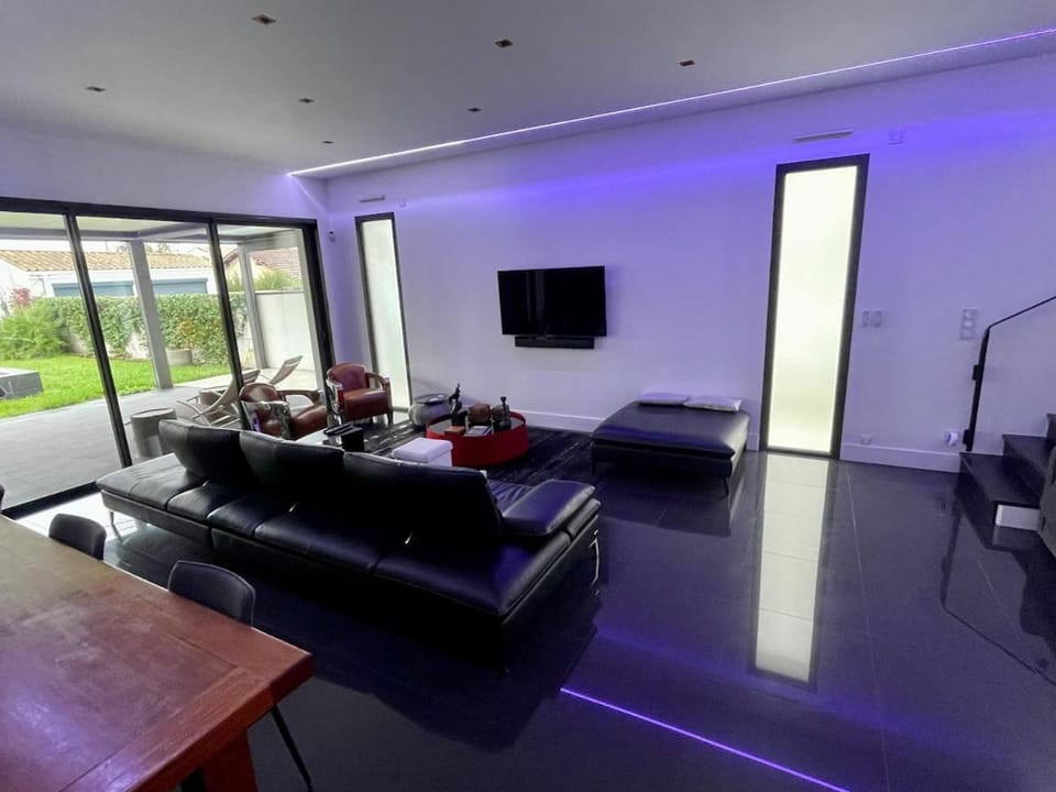 Villa de luxe, proche Bordeaux, parking privé Villa in Bordeaux