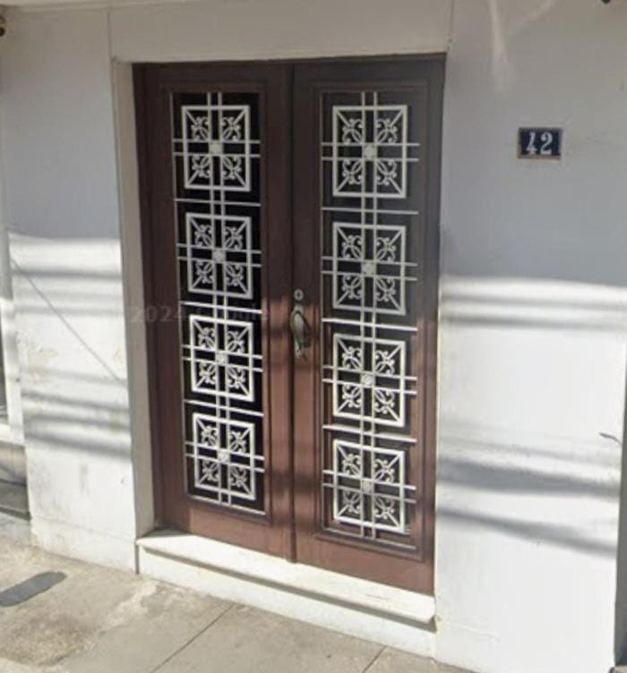 Facade/entrance