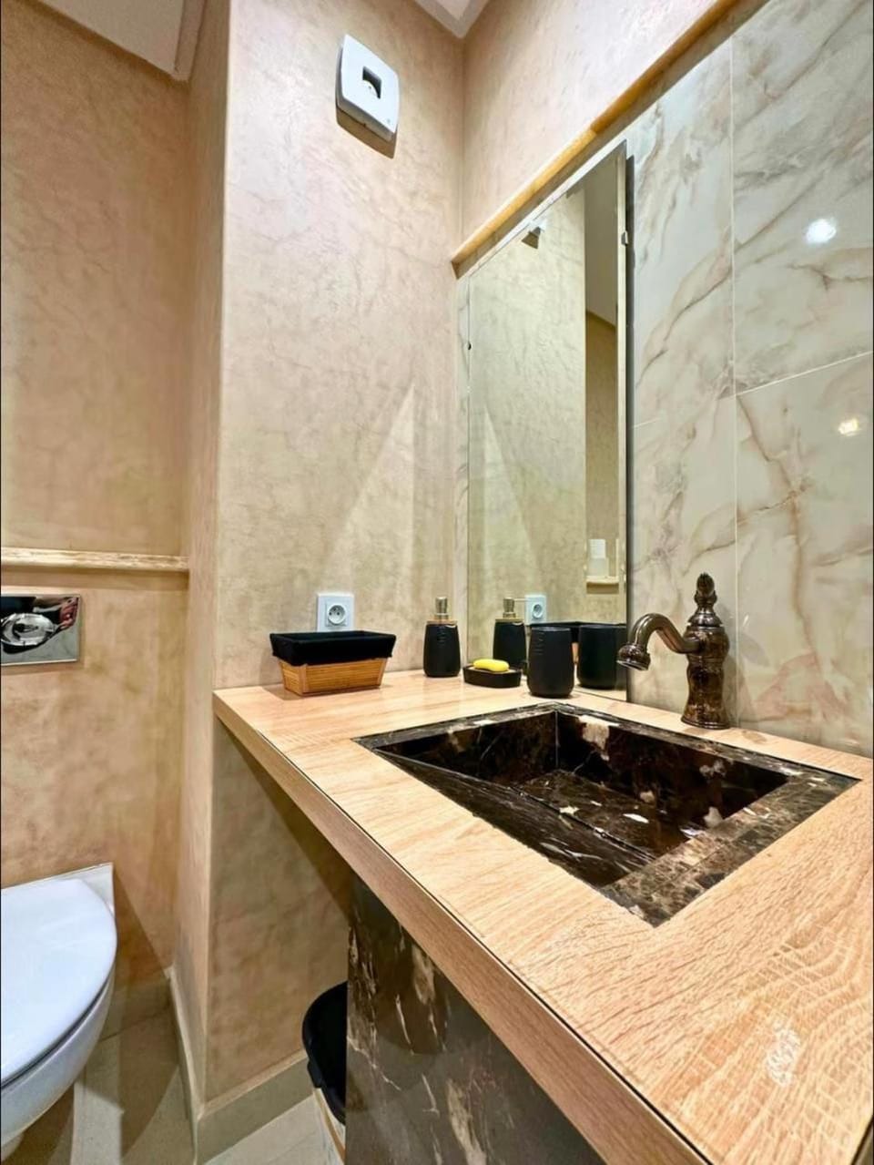 Noble Suite Luxury Apartment in Tangier