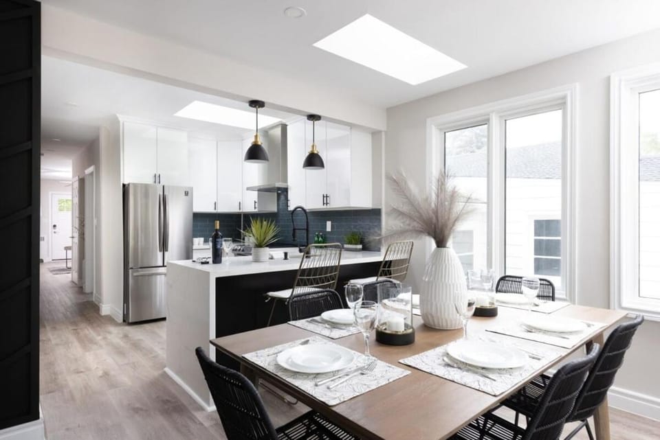 New Modern Home in Old Town House in Niagara-on-the-Lake