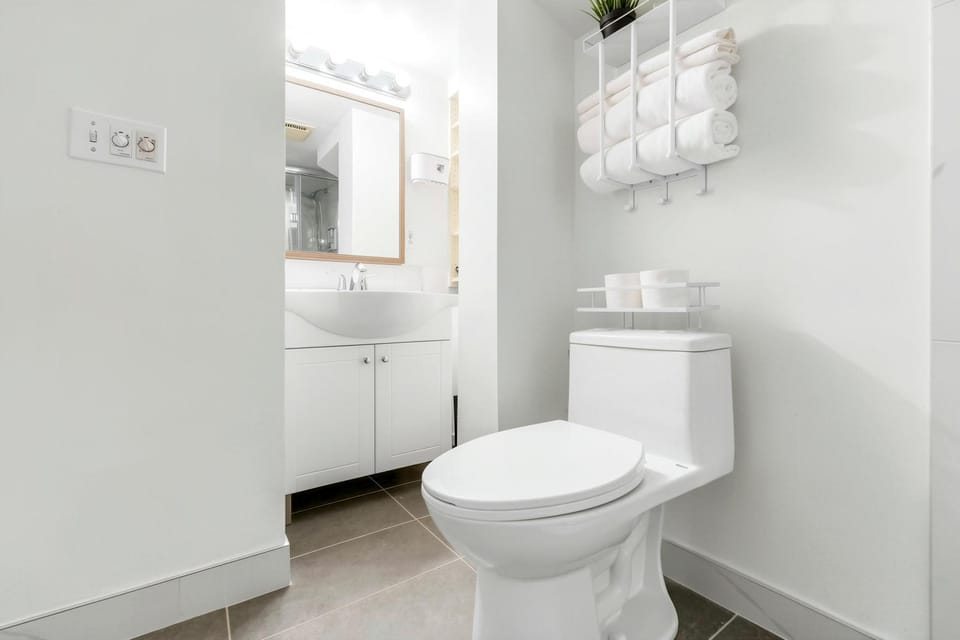 Toilet, Bathroom