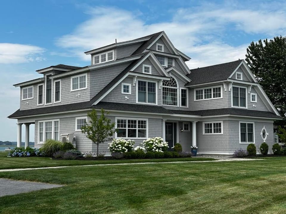 Summerwinds Oceanfront Estate House in Scarborough
