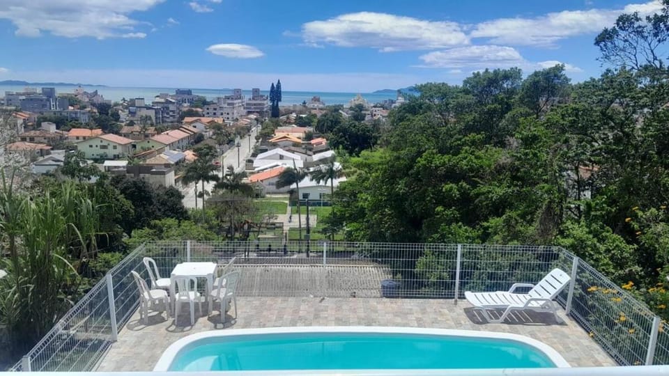 Canasvieiras and amazing views House in Florianopolis
