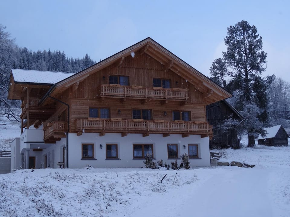 Facade/entrance, Winter