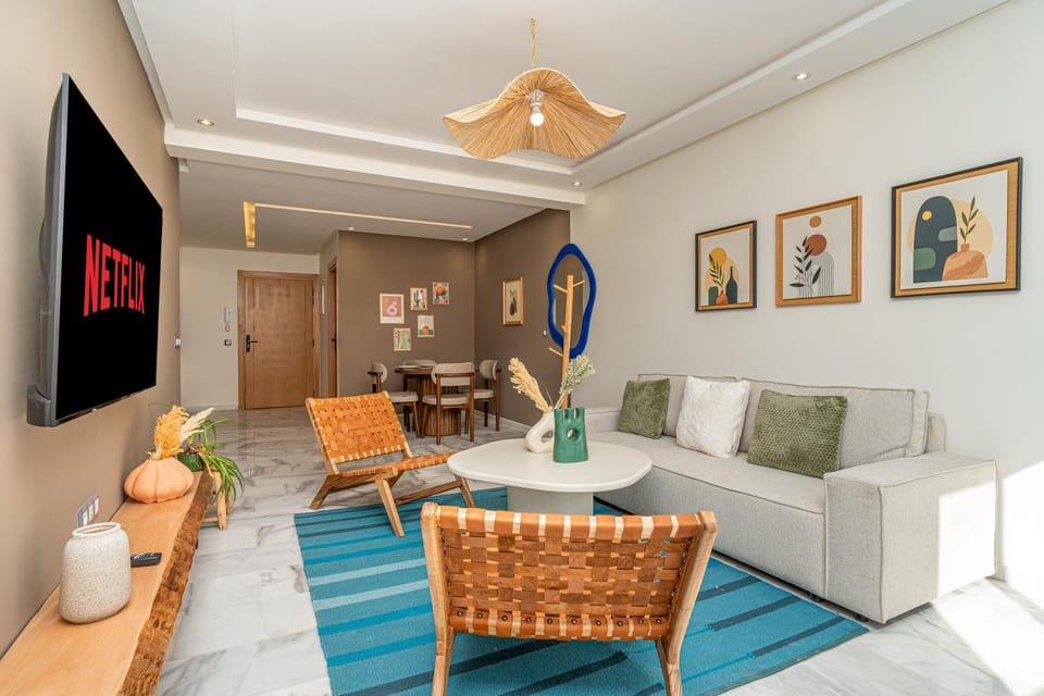 Communal lounge/ TV room, TV and multimedia, Living room, Seating area, Evening entertainment