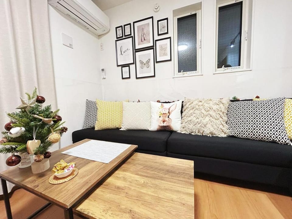 Newly built house with free parking, 3 minutes walk from Shinkoiwa Station Apartment in Japan