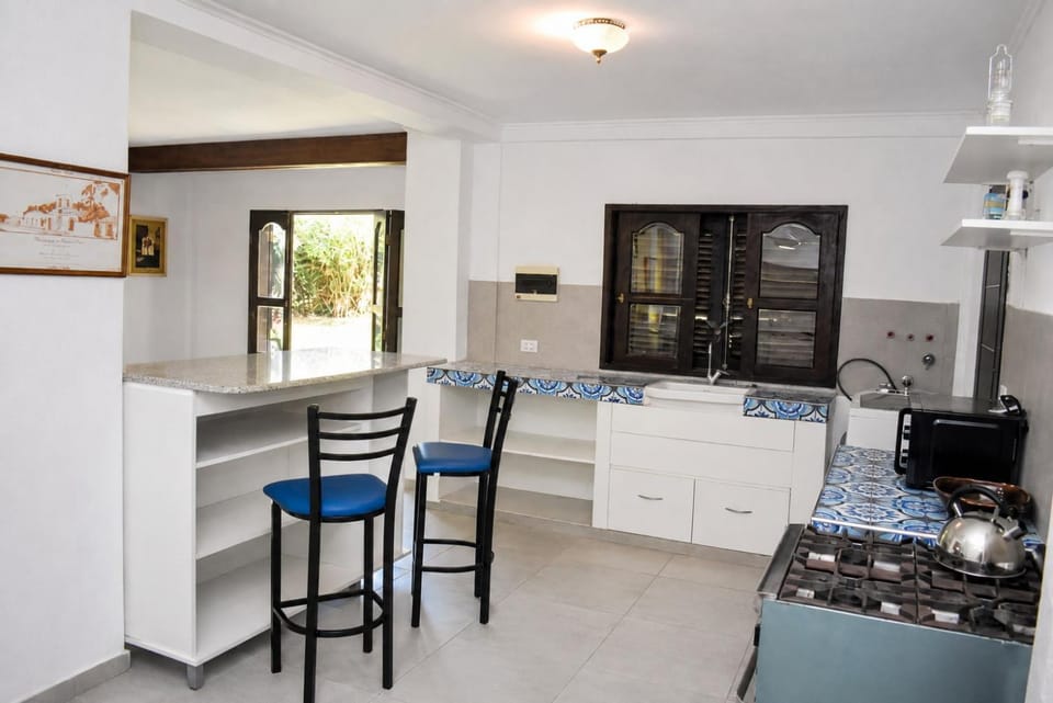 Kitchen or kitchenette, Dining area, pet friendly, stove
