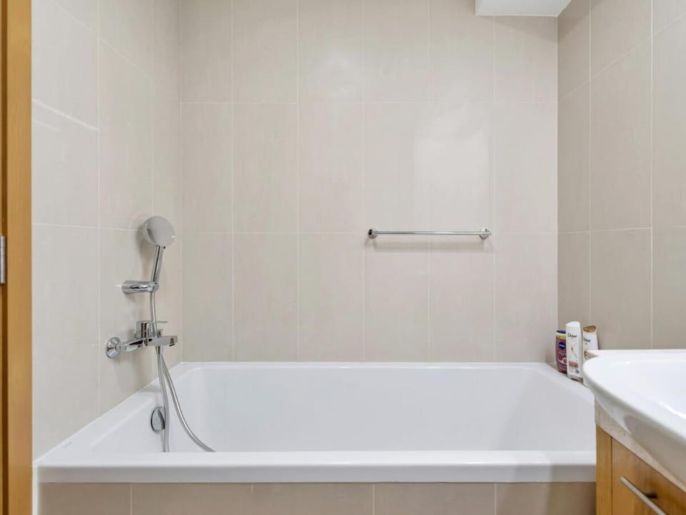 Elegant 1BR in Bellevue Towers Downtown Dubai Apartment in Dubai