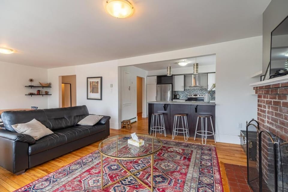 Beautiful & Spacious Apt AC, Unit #1 Apartment in Halifax