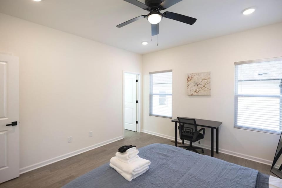 5 Min to Elon - 7 Min to Downtown - Washer and Dryer House in Burlington