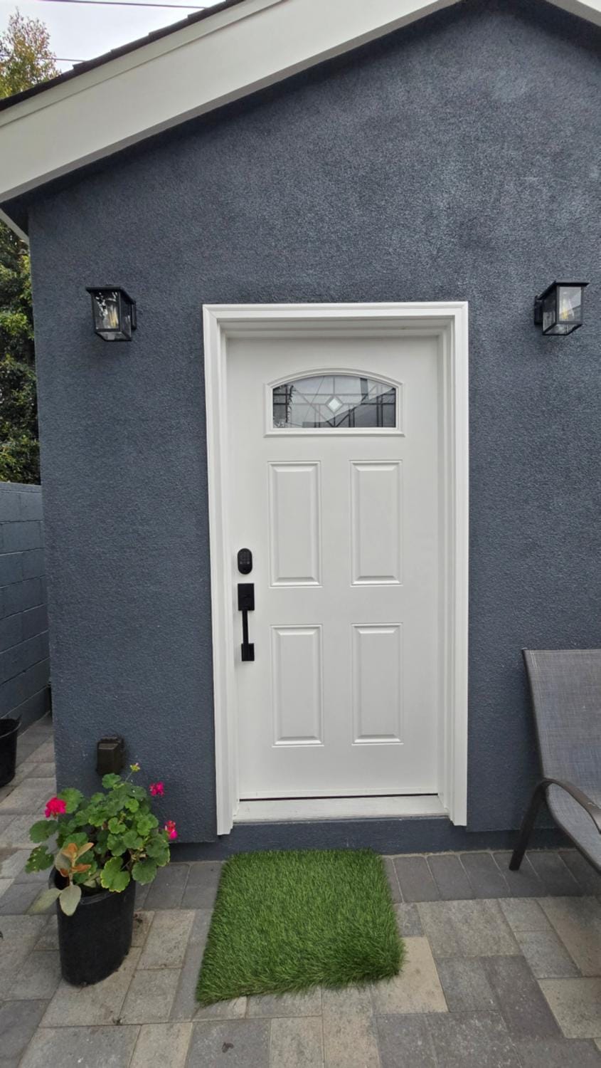 Cozy Tiny Home For 2 People Studio Type House in Santa Fe Springs