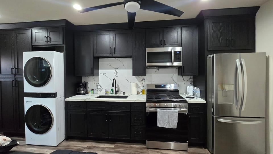 Cozy Tiny Home For 2 People Studio Type House in Santa Fe Springs