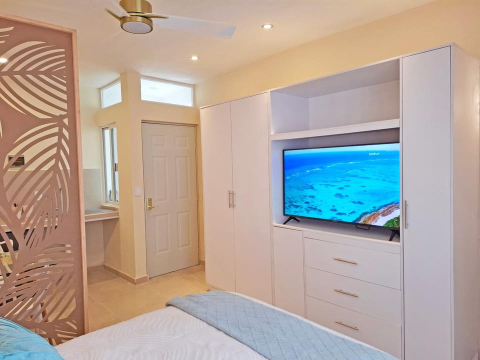 New Elegant Studio with Pool, Garden & Comfort Apartment in Playa del Carmen