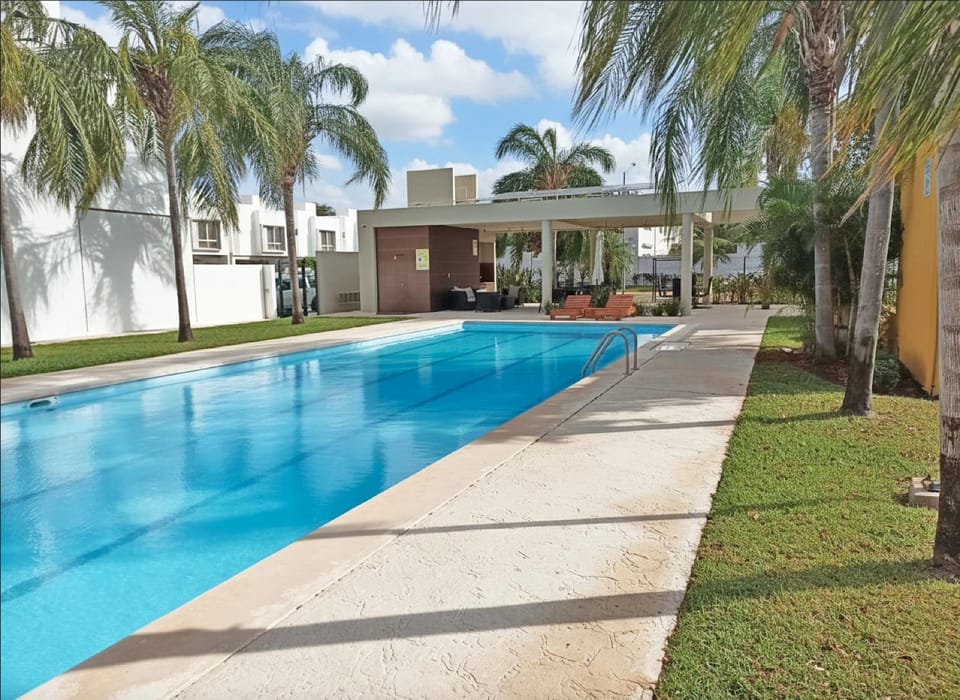 Swimming pool