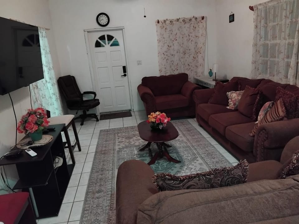 O E Liburd Residence Bed and Breakfast in Leeward Islands