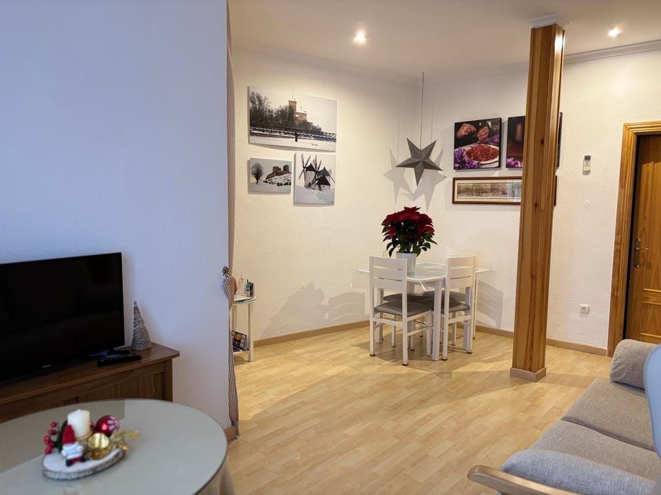 TV and multimedia, Living room, Dining area