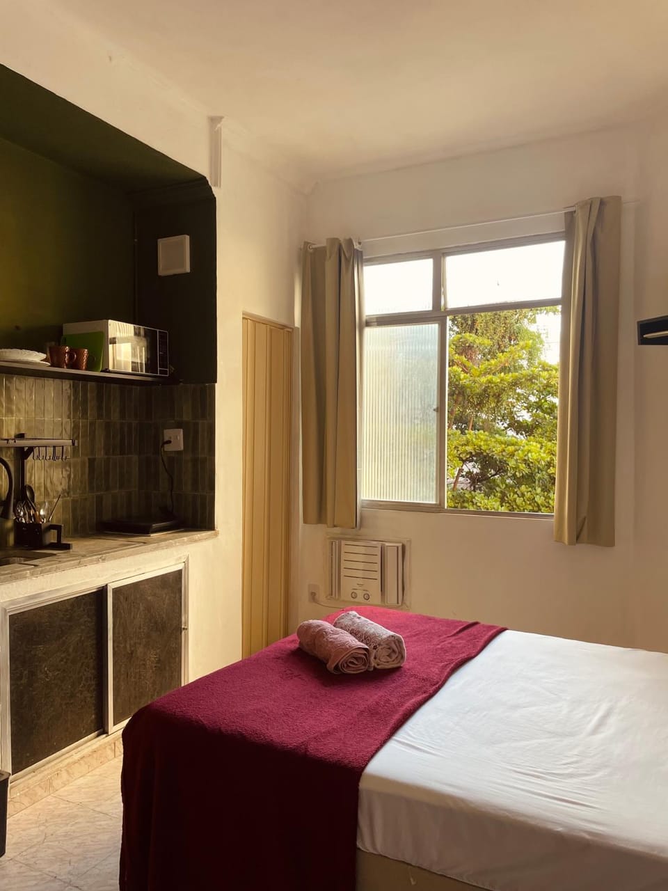 Bed, Kitchen or kitchenette, Bedroom, towels