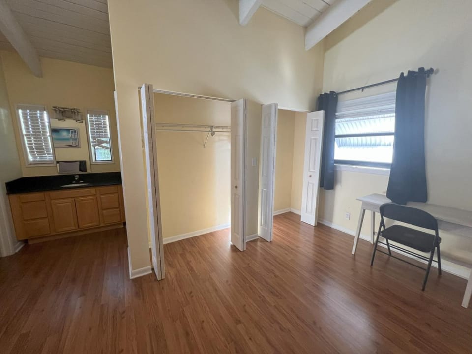 Spacious 3 Bedroom with Beautiful Backyard House in Delray Beach