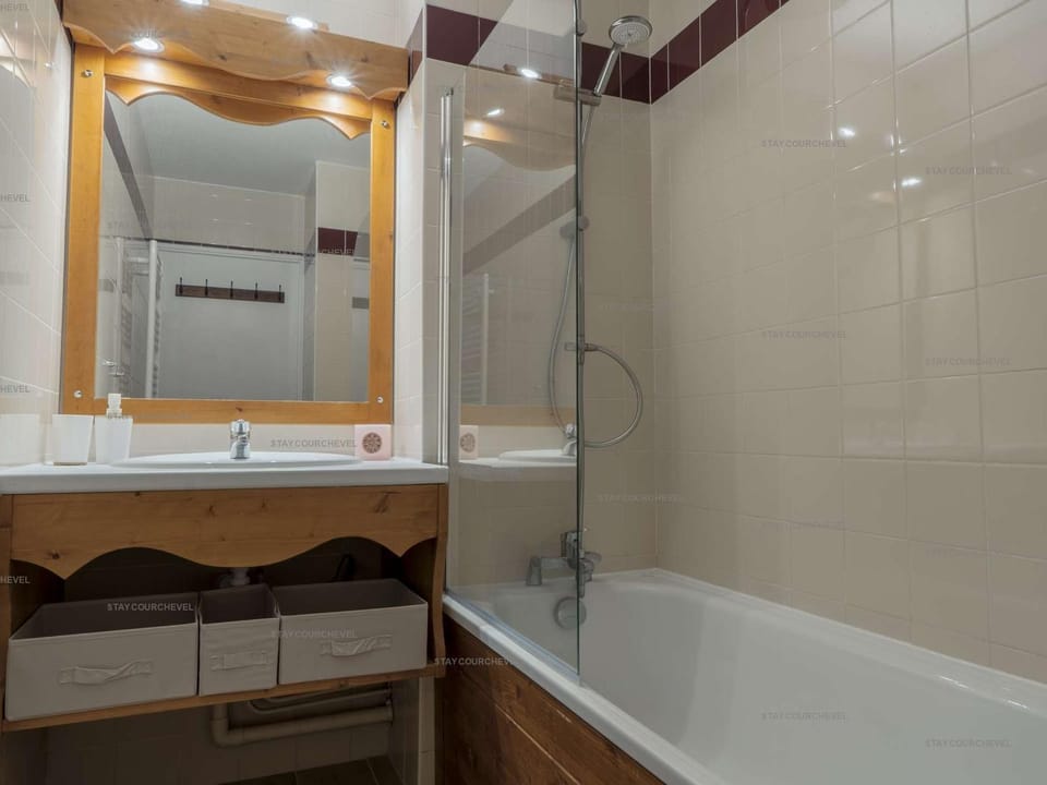 Appartement rénové skis aux pieds, parking inclus - FR-1-864-5 Apartment in Les Allues