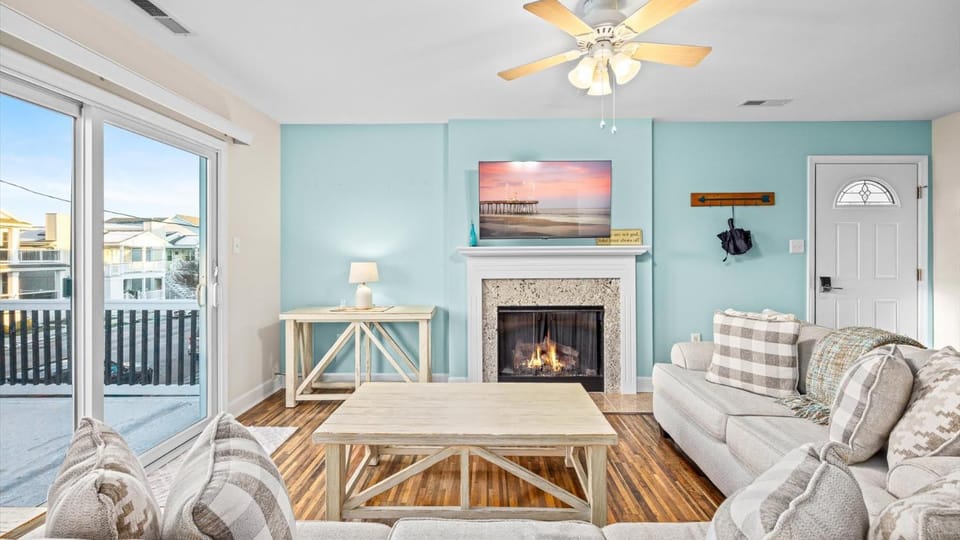 NEW 3BR - 2 Blocks OCNJ to Beach - Sleeps 10 House in Ocean City