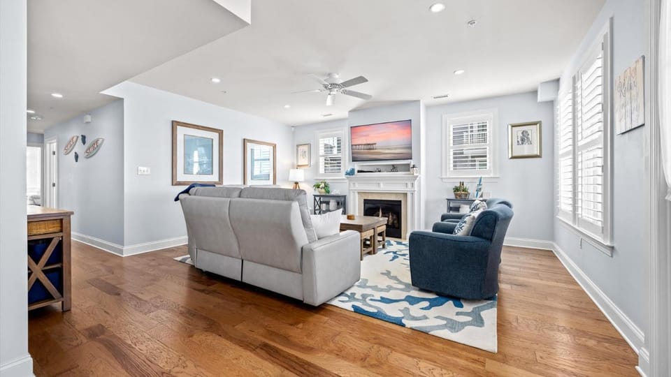 Luxurious Oceanside Retreat - 5BR Gem Downtown OCNJ House in Ocean City