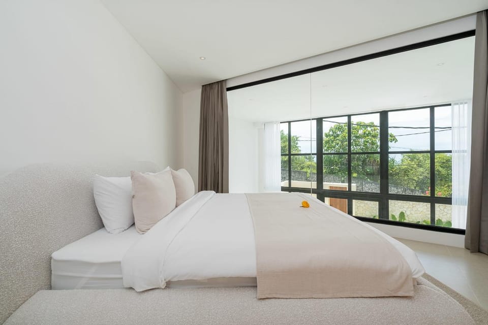 Bed, Photo of the whole room, Bedroom, Garden view