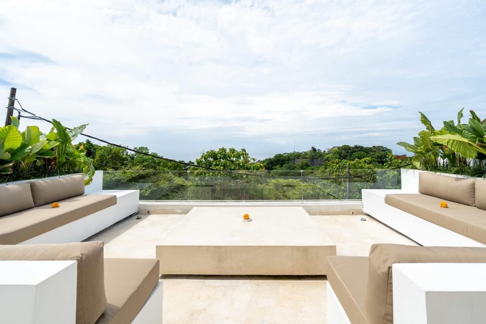 Day, Natural landscape, Garden, View (from property/room), Balcony/Terrace, Seating area, Garden view