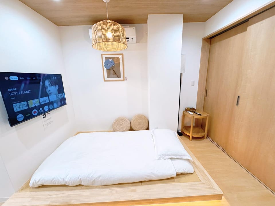 Bed, Photo of the whole room, Bedroom