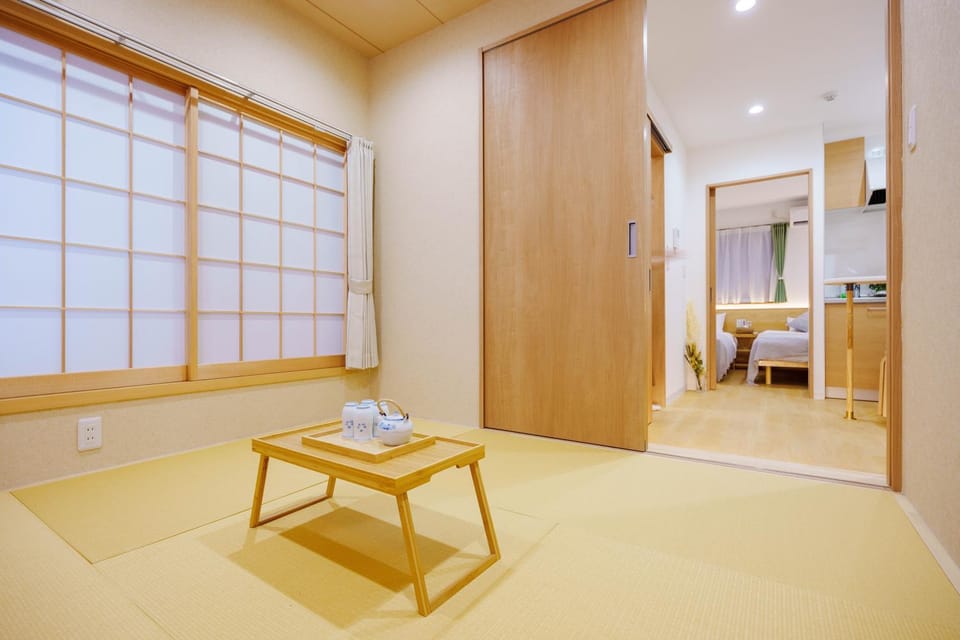 Photo of the whole room, Seating area