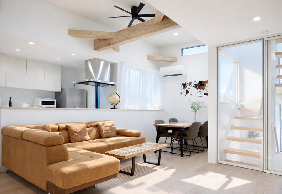 Living room, Dining area