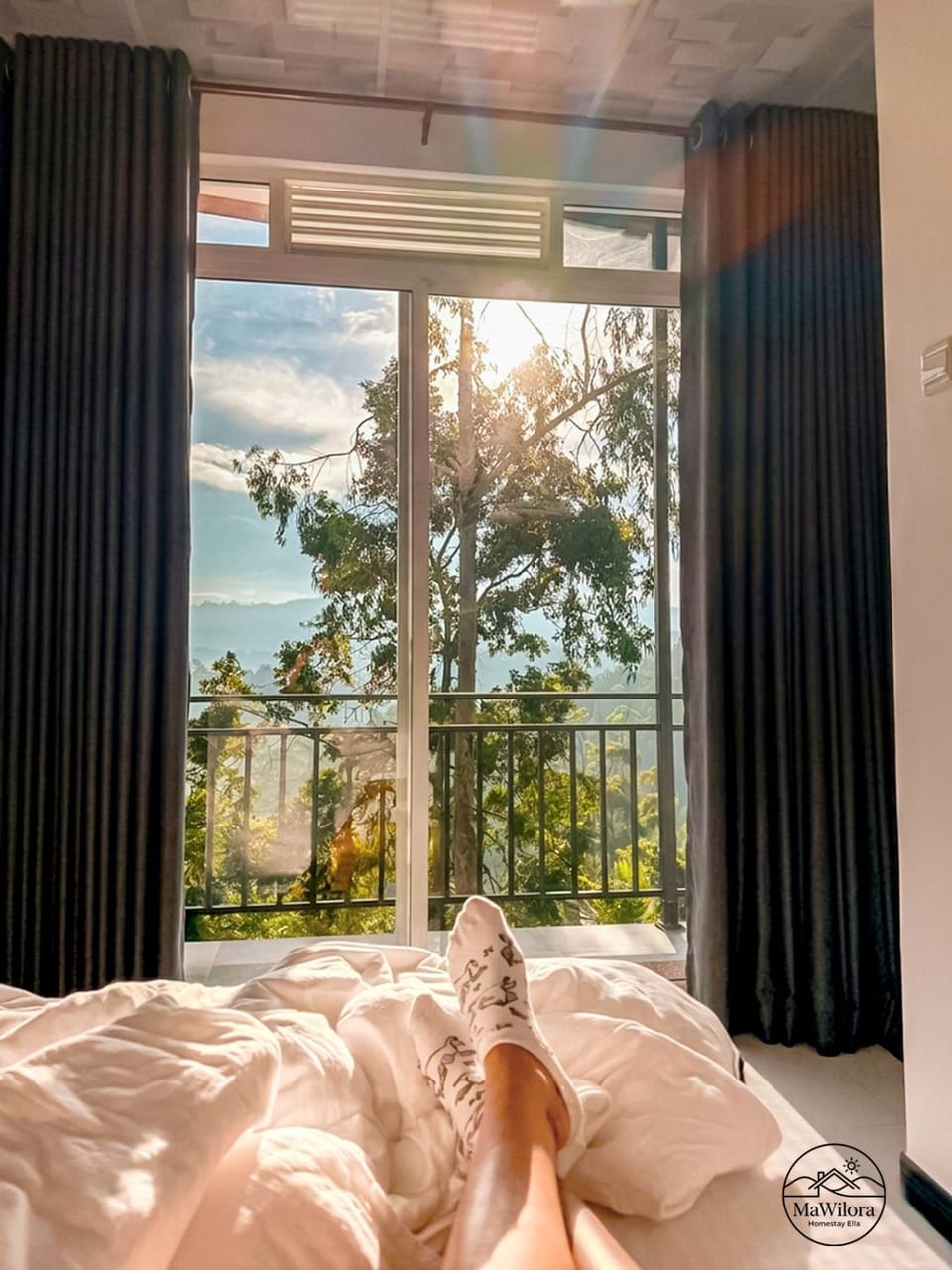 Bed, Natural landscape, View (from property/room), Photo of the whole room, Bedroom, Mountain view, Sunrise