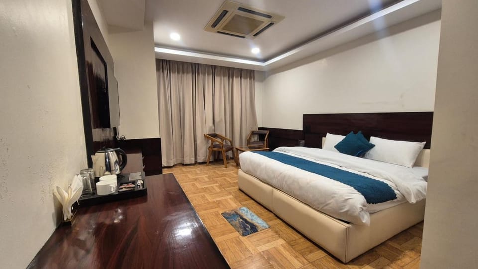 TV and multimedia, Bedroom, air conditioner