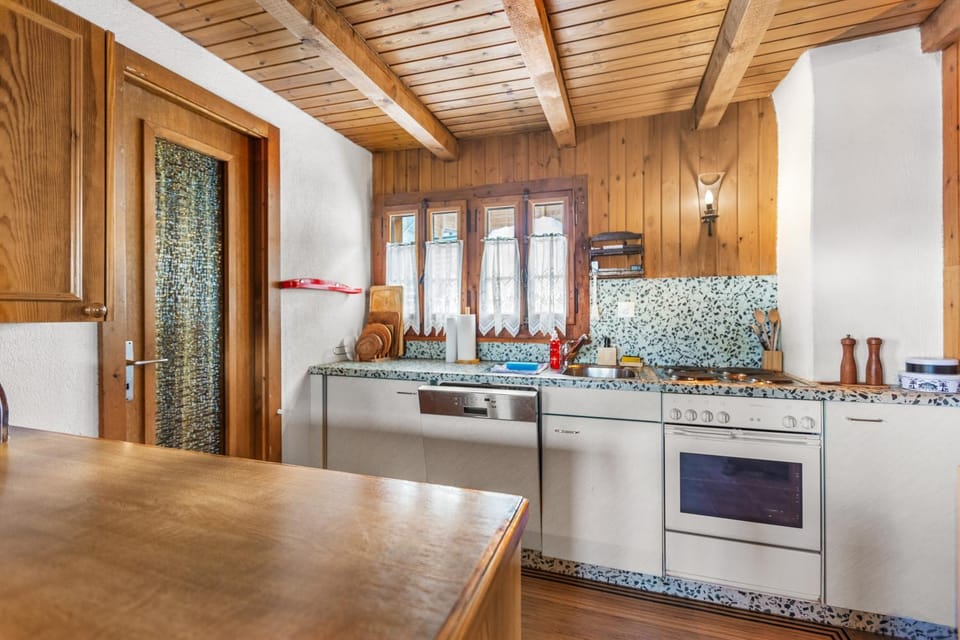 dishwasher, oven, kitchen