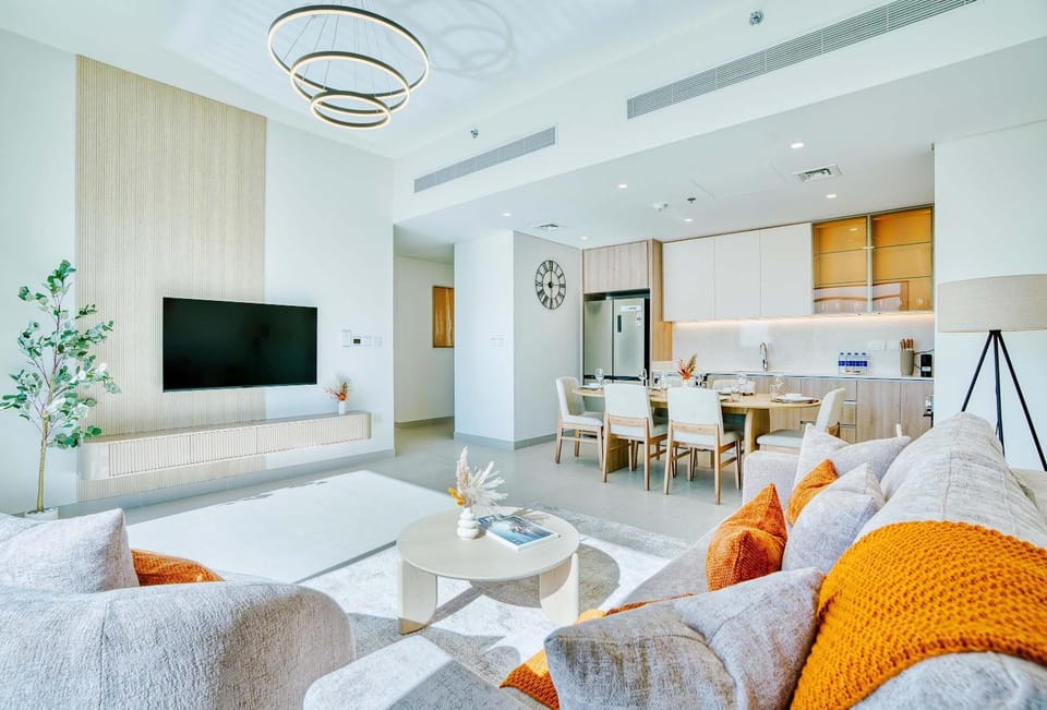 TV and multimedia, Kitchen or kitchenette, Living room, Seating area, Evening entertainment