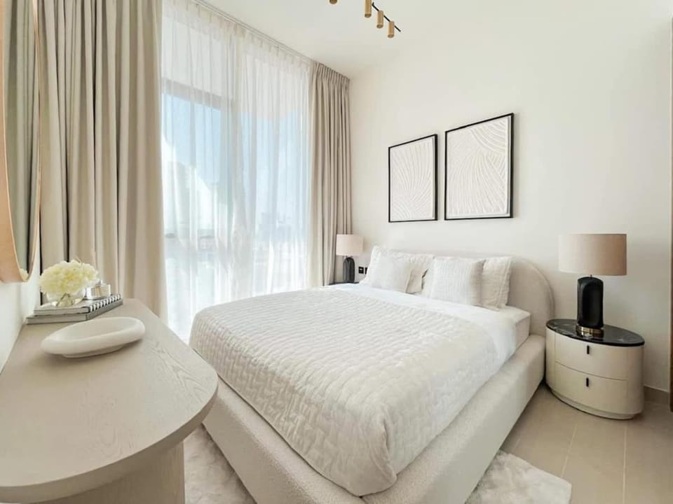 Dubai Premium 2BR with Private Pool and Balcony! Apartment in Dubai