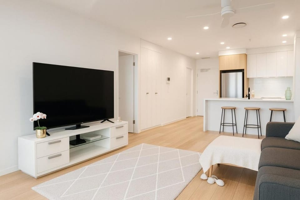Surfers paradise Luxury 2BR River View Retreat Apartment in Surfers Paradise