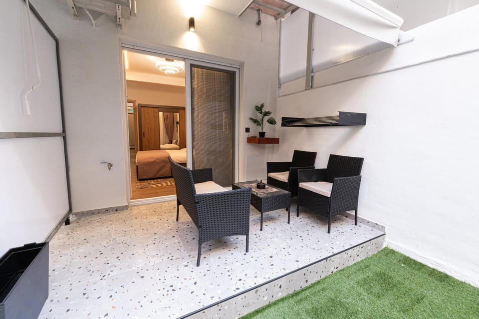 Garden, Balcony/Terrace