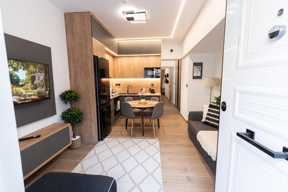Living room, Seating area, Dining area, kitchen
