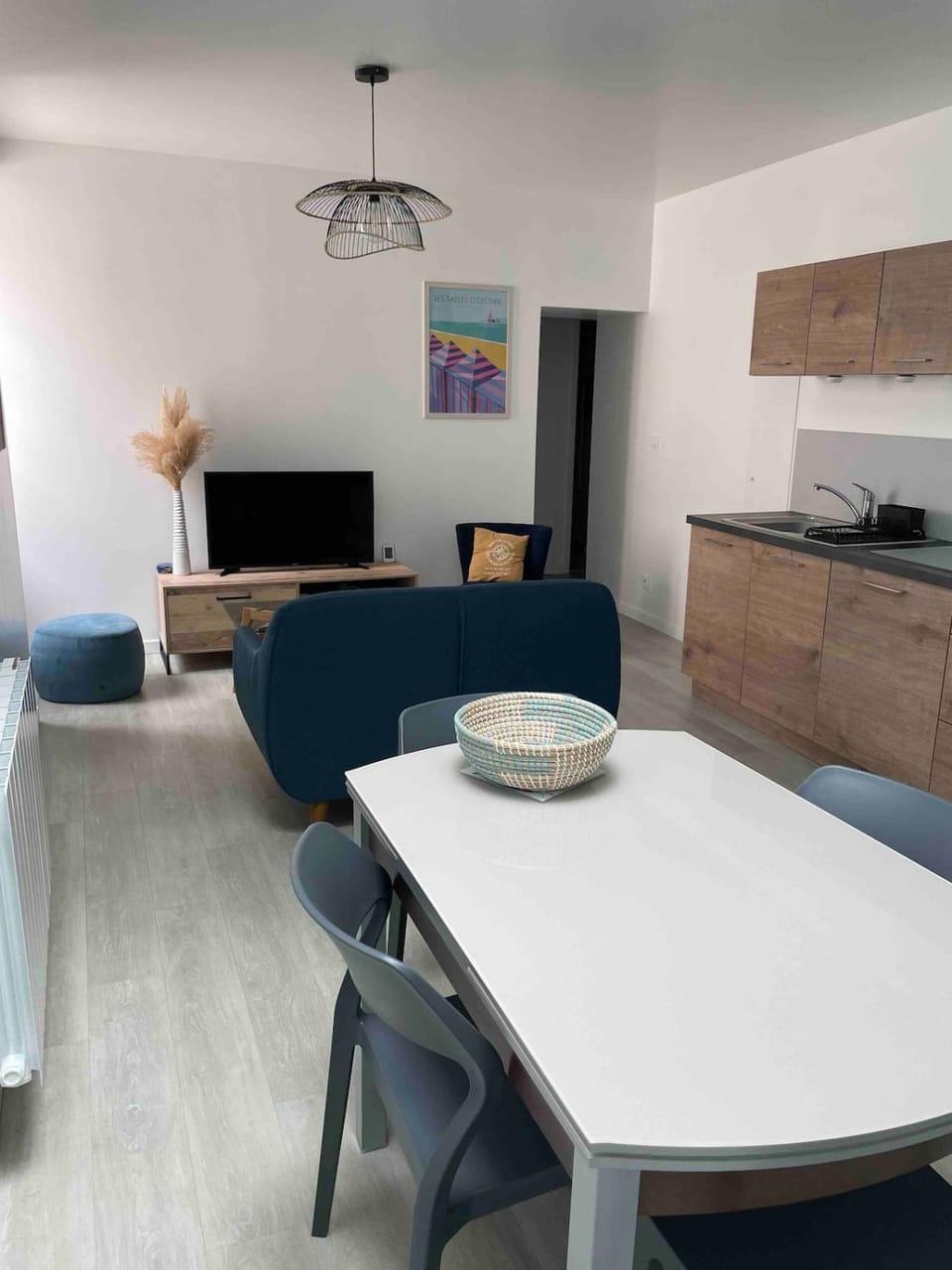 Living room, Dining area