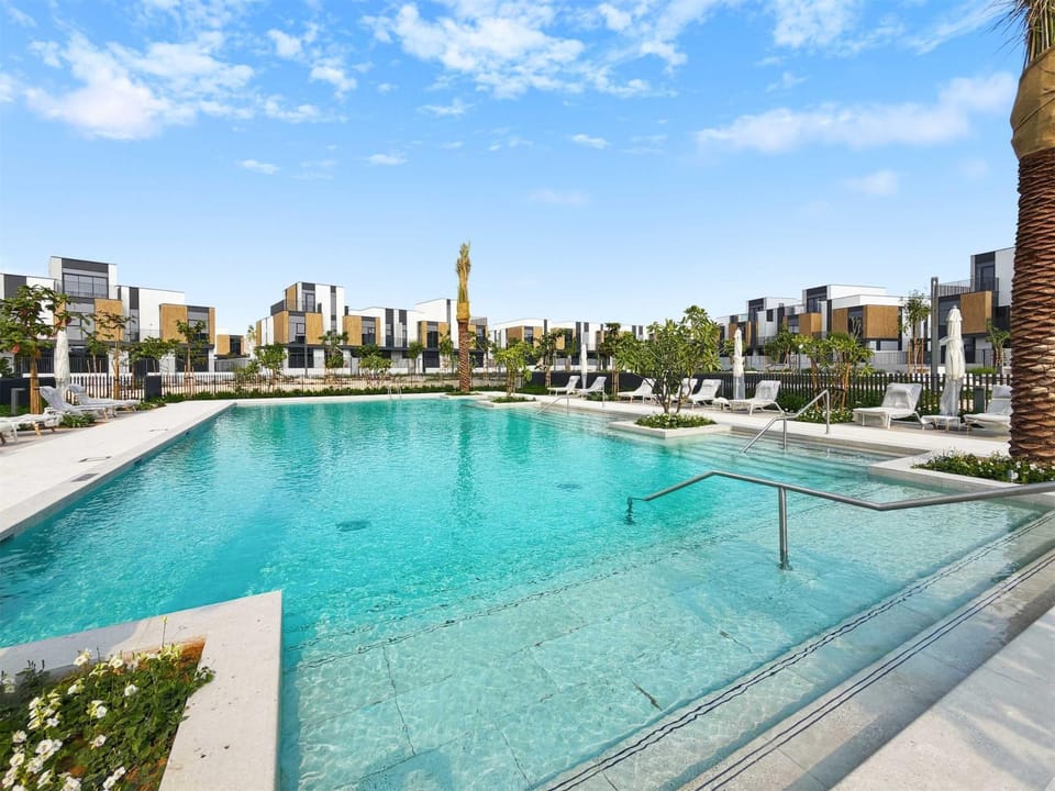 Incredible Family Townhouse Villa I Sleeps 10 House in Dubai