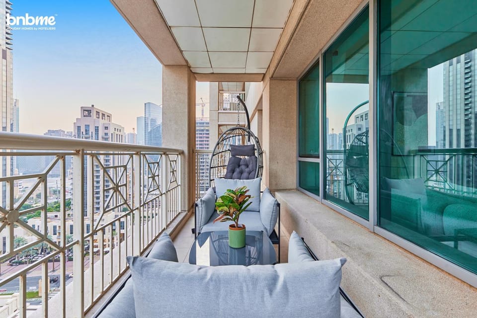 Day, View (from property/room), Balcony/Terrace, Seating area, City view