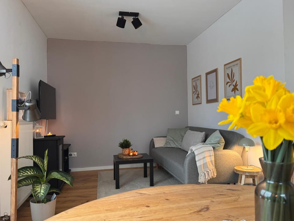 Communal lounge/ TV room, Bed, TV and multimedia, Living room, Seating area